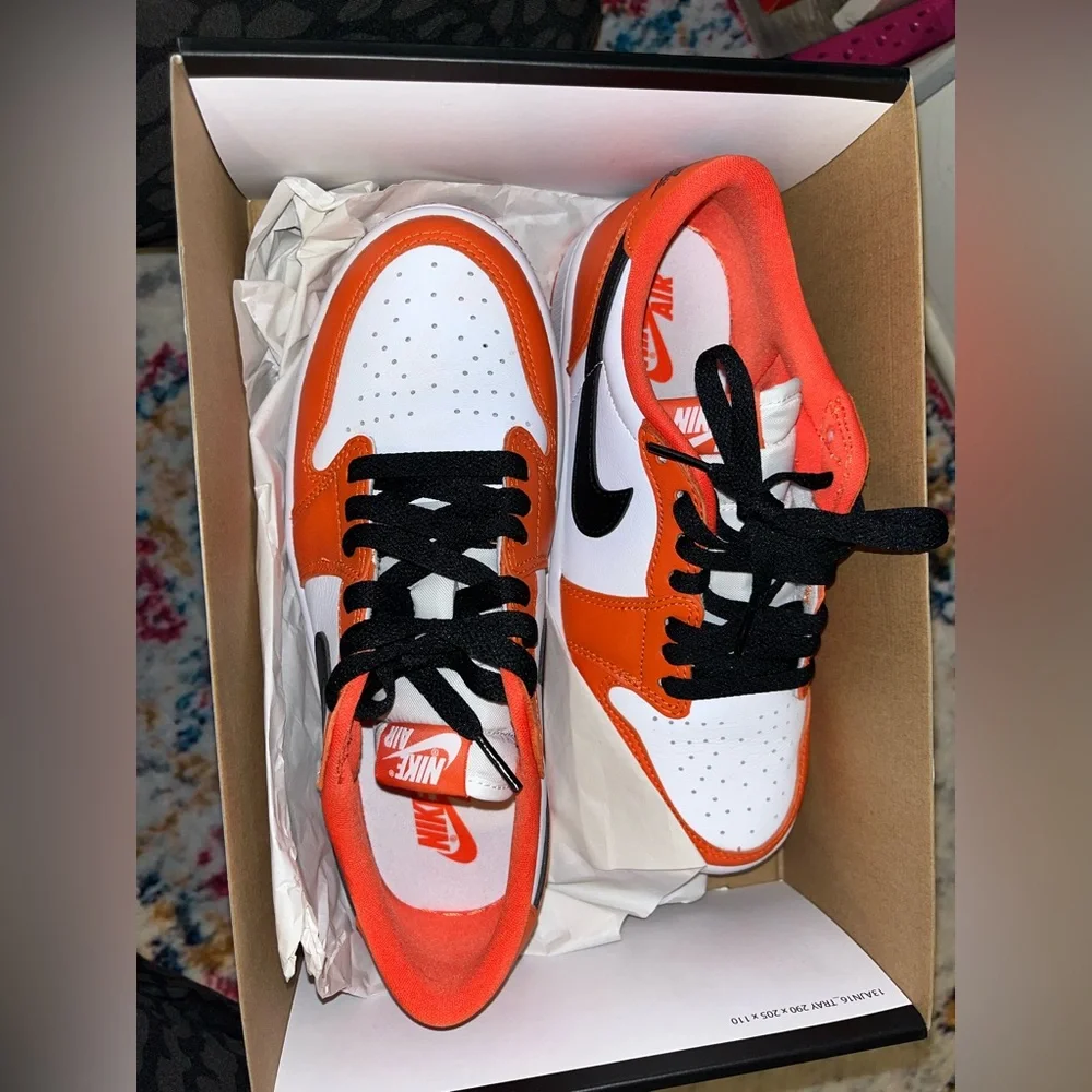 Jordan Air 1 Low OG in Orange and White - Picture 2 of 3